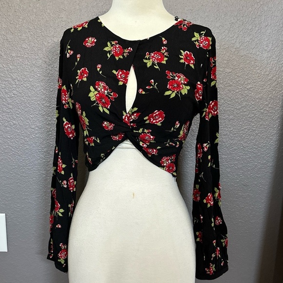 ZARA Women's Floral Crop Top Key-Hole Long Sleeve Zip Red- Black - Picture 12 of 13